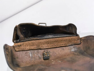Koffertasche für P38 der Wehrmacht  datiert 1942. Getragenes Stück in gutem Gesamtzustand