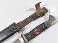 Fahrtenmesser für Angehörige der Hitlerjugend. Hersteller RZM M7/5 ( Krebs Solingen )  Emblem wackelt leicht, Scheide Originallack, Verschluss defekt