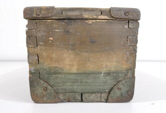 Transportkasten aus Holz " Sonderkart. 6 l.F.18 " Original Tarnlackierung, ungereinigtes Stück