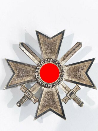 Kriegsverdienstkreuz 1939 mit Schwertern 1. Klasse, gut erhaltener Zustand