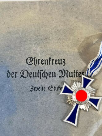Ehrenkreuz der Deutschen Mutter in Silber mit...