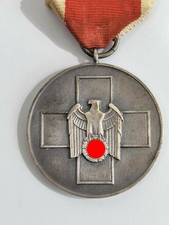 Medaille für " Deutsche Volkspflege " am...