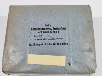 " 500g Zellstoffwatte, keimfrei in 3 Rollen a 165g" datiert 1943, Maße 8 x 18 x 20cm