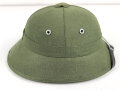North Vietnamese Army / Viet Cong sun helmet, Vietnam war era, good condition, Innenfutter lose beiliegend