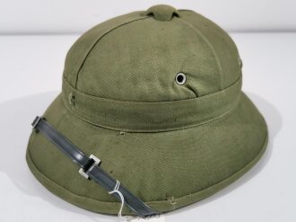 North Vietnamese Army / Viet Cong sun helmet, Vietnam war era, well used