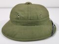 North Vietnamese Army / Viet Cong sun helmet, Vietnam war era, well used