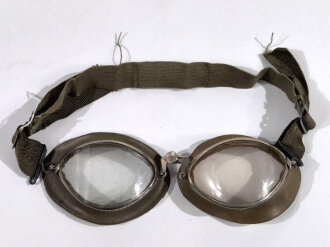 Brille für Kradmelder der Wehrmacht datiert 1941. Ungewöhnliche Ausführung mit vernickeltem Rahmen