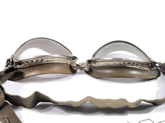 Brille für Kradmelder der Wehrmacht datiert 1941. Ungewöhnliche Ausführung mit vernickeltem Rahmen