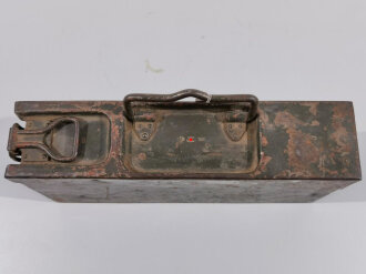Patronenkasten für Maschinengewehrgurte der Wehrmacht, datiert 1938. Originallack, ungereinigtes Stück