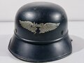 Stahlhelm Luftschutz, das Hakenkreuz sauber ausgekratzt, sonst gut