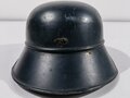 Stahlhelm Luftschutz, das Hakenkreuz sauber ausgekratzt, sonst gut