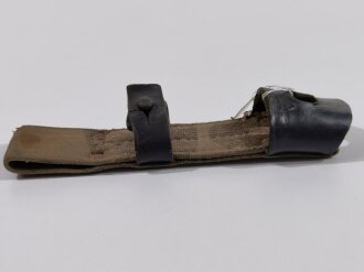 Koppelschuh Wehrmacht, Ausführung zum Tragen mit dem Klappspaten. Getragenes, ungereinigtes Stück