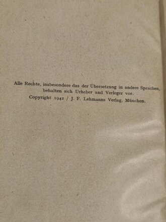 "Das Sanitätsgerät des Feldheeres" datiert 1944, 254 Seiten, stark bebildert. Die Vorschrift zum Thema