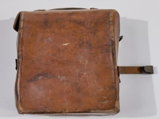 Krankenträgertasche zum Umhängen. gebraucht, datiert 1944