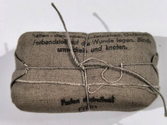 Verbandpäckchen Wehrmacht für die Feldbluse. Kleines Modell datiert 1943