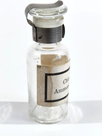 Glasflasche " Chloroform Ammoniak - Aether" für Sanitätszwecke, Gesamthöhe 8cm