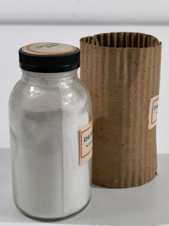 Glas  " Chloraminpuder " in Umverpackung datiert 1941, gehört so in die Luftschutz Hausapotheke