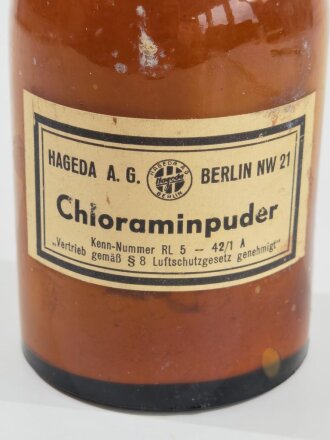 Glas  " Chloraminpuder ",   gehört so in...