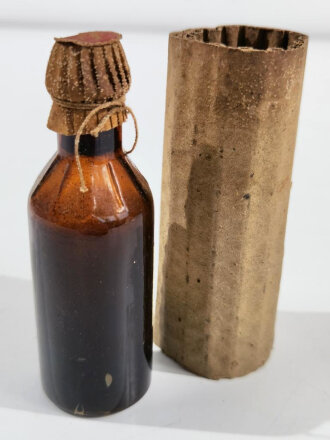 Flasche  " Baldriantinktur " in Umverpackung datiert 1941, gehört so in die Luftschutz Hausapotheke