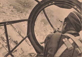 Ansichtskarte Luftwaffe "So sieht der Kampfflieger durch die Bugfanzel das feindliche Land" - Der Adler die große Luftwaffen-Illustrierte