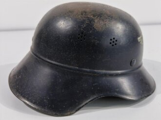 Stahlhelm Luftschutz. Originallack, ungereinigtes Stück, entnazifiziert