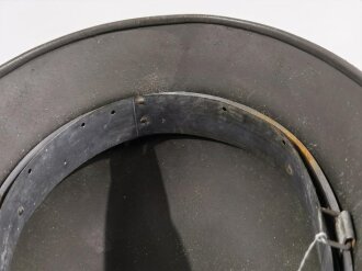 Heer, Stahlhelm Modell 1940. Originallack leicht rauh, Ring und Nieten original verbaut. EF66