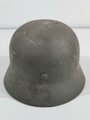 Heer, Stahlhelm Modell 1940. Originallack leicht rauh, Ring und Nieten original verbaut. EF66