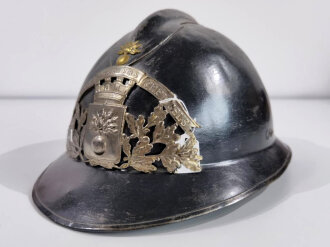 Frankreich, Feuerwehrhelm aus Stahlhelm , das Emblem aus Eisen. Innenfutter lose