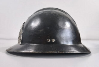 Frankreich, Feuerwehrhelm aus Stahlhelm , das Emblem aus Eisen. Innenfutter lose