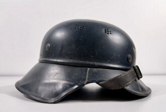 Stahlhelm Luftschutz, in allen Teilen originales Stück, ungereinigt