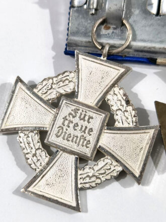 2er Ordensspange, " Ehrenkreuz für Kriegsteilnehmer und Treudienst- Ehrenzeichen 25 Jahre " , sehr guter Zustand