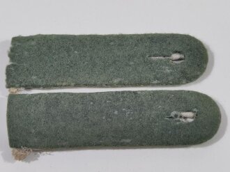 Paar Schulterklappen für einen Leutnant der Küstenartillerie, getragenes Paar
