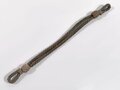Mützenschnur für eine Schirmmütze aus der Zeit des 2.Weltkrieg. Metallfaden, Gesamtlänge 28cm