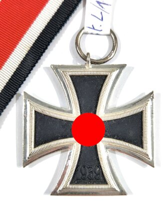 Eisernes Kreuz 2. Klasse 1939 mit Hersteller L/11 im Bandring für " Wilhelm Deumer, Lüdenscheid ", Hakenkreuz mit voller Schwärzung