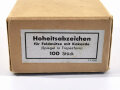 Feldmützenadler ( Hoheitsabzeichen für Feldmütze mit Kokarde )  für Mannschaften des Heeres, spätes Modell. Sie erhalten ein ( 1 ) Stück aus der originalen Umverpackung