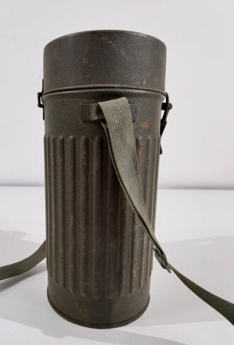 Luftschutz Bereitschaftsbüchse für eine Gasmaske  der Firma " Draeger" Originallack