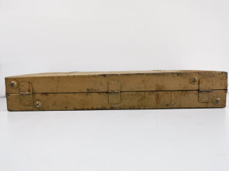 Transportbehälter für Flammenwerfer Ersatzteile der Wehrmacht ( Schläuche usw. ) Originallack, Maße  40 x 94 x 15cm