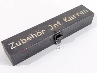 Kasten "Zubehör zum Infanteriekarren". Originallack, datiert 1941