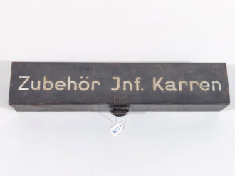 Kasten "Zubehör zum Infanteriekarren". Originallack, datiert 1941