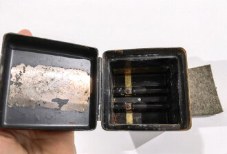 Batteriekasten ( Behälter für Stromquelle) unter anderem zum Entfernungsmesser 36. Originallack, ungereinigtes Stück