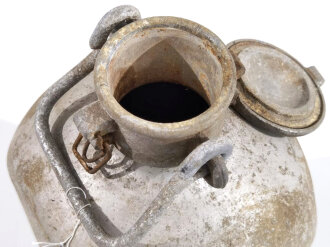 10 Liter Trinkwasser Kanne der Wehrmacht. Originallack, Deckel schliesst