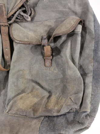 Rucksack Luftwaffe, stark getragenes, ungereinigtes Stück, datiert 1936