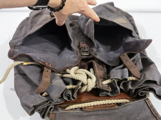 Rucksack Luftwaffe, stark getragenes, ungereinigtes Stück, datiert 1935, die Trageriemen fehlen