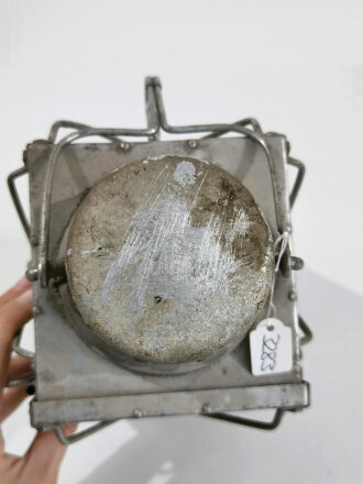 Luftwaffe Unterkunftslaterne aus Aluminium datiert 1939, ungereinigtes Stück