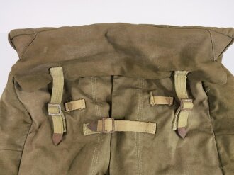 Luftwaffe,  Bekleidungssack für fliegendes Personal in Tropenausführung( zum Transport der Uniform während die Sonderbekleidung getragen wird ) Getragenes Stück, ein Trageriemen defekt, sonst gut