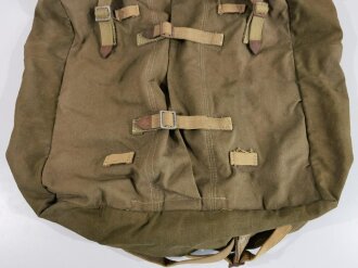 Luftwaffe,  Bekleidungssack für fliegendes Personal in Tropenausführung( zum Transport der Uniform während die Sonderbekleidung getragen wird ) Getragenes Stück, ein Trageriemen defekt, sonst gut