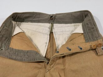 Kurze Tropenhose Luftwaffe. Getragenes Stück in gutem Gesamtzustand, eigenmächtig gekürzte, ehemals lange Hose