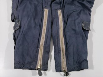 Luftwaffe Sonderbekleidung für fliegendes Personal. Heizbare Kanaljacke und -hose. Leicht getragen, in gutem Gesamtzustand.