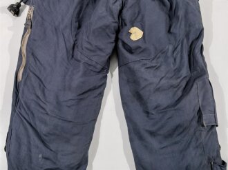 Luftwaffe Sonderbekleidung für fliegendes Personal. Heizbare Kanaljacke und -hose. Leicht getragen, in gutem Gesamtzustand.