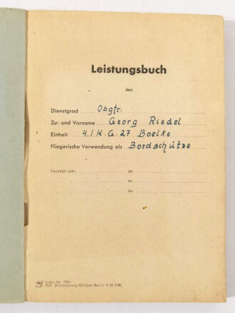 Luftwaffe Leistungsbuch eines Bordschütze im Kampfgeschwader 27 Boelke.  176 eingetragene Flüge, davon 6 bestätigte Feindflüge bei der Räumung Griechenlands 1944 auf He111